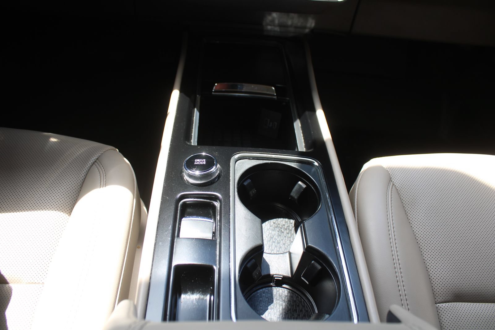 Used 2023 Lincoln Corsair FWD w/ Equipment Group 101A image 38