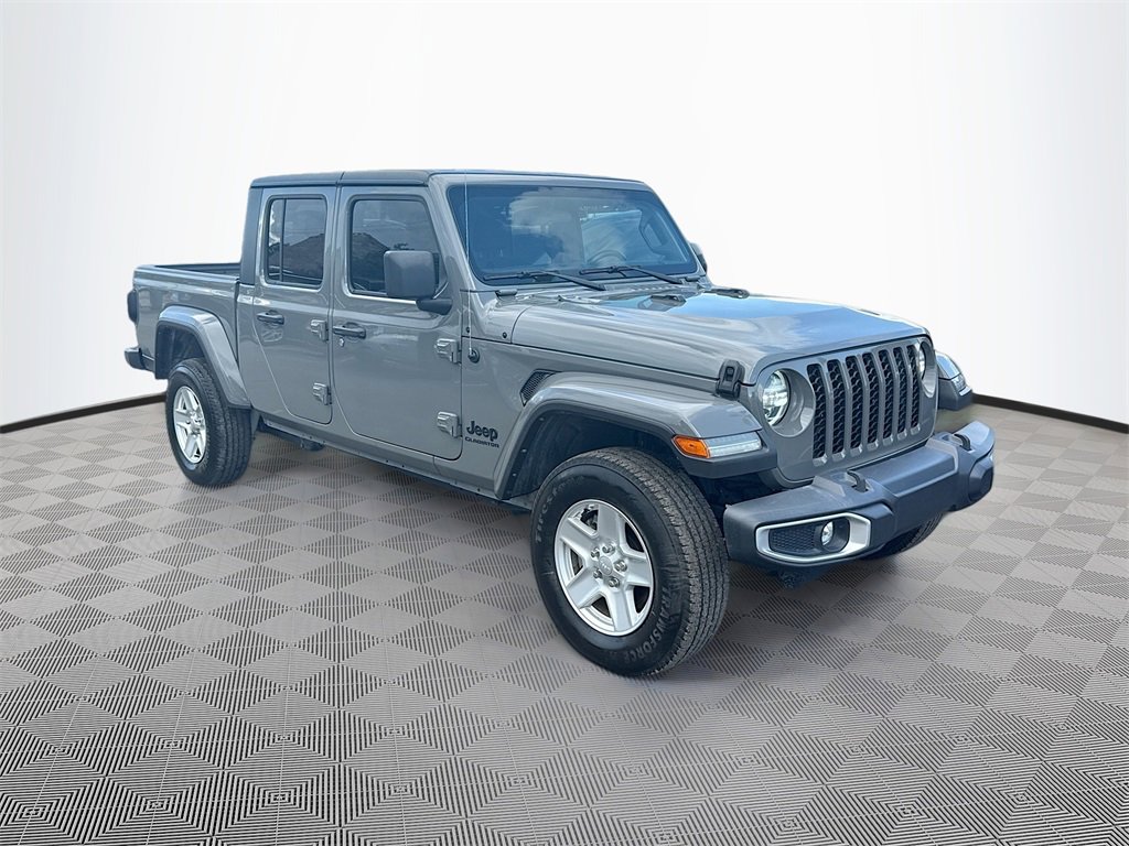 Used 2022 Jeep Gladiator Sport image 4