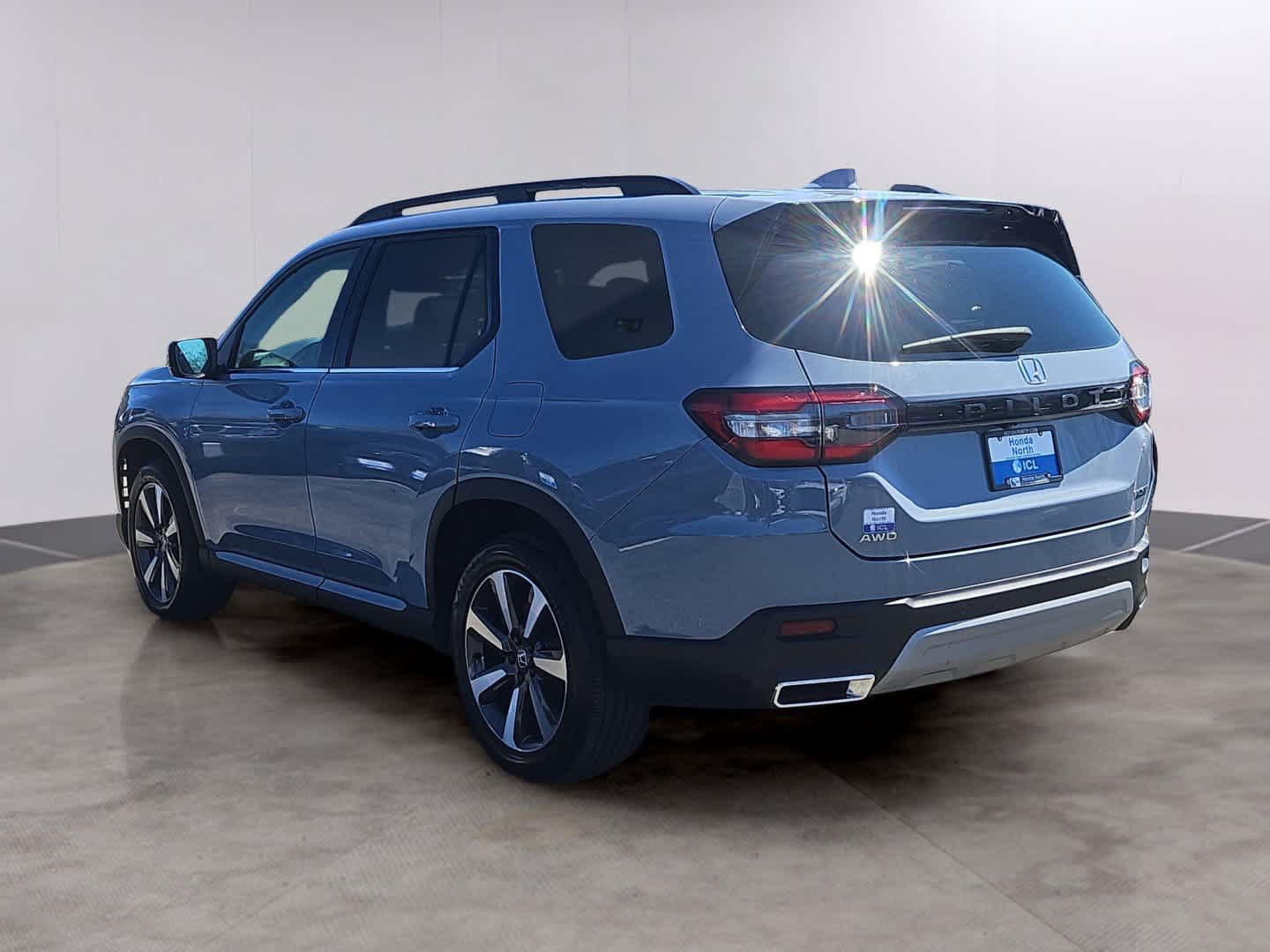 Certified 2025 Honda Pilot Touring image 6