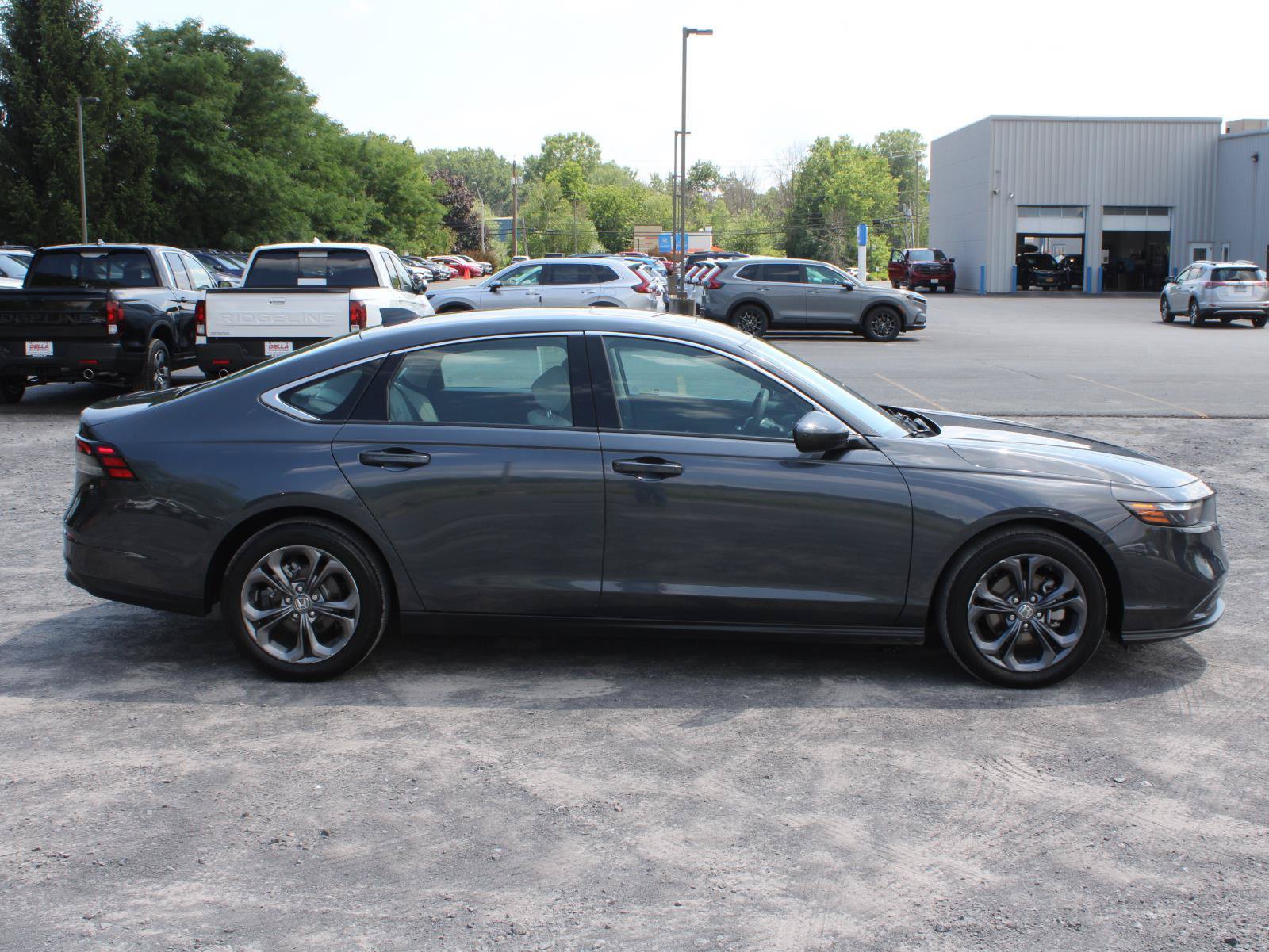 Used 2023 Honda Accord EX image 4