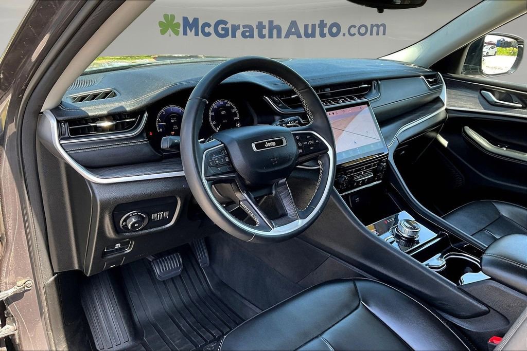 Used 2023 Jeep Grand Cherokee L Limited AWD/4WD image 17