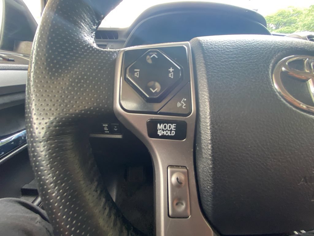 Used 2023 Toyota 4Runner Limited AWD/4WD image 18