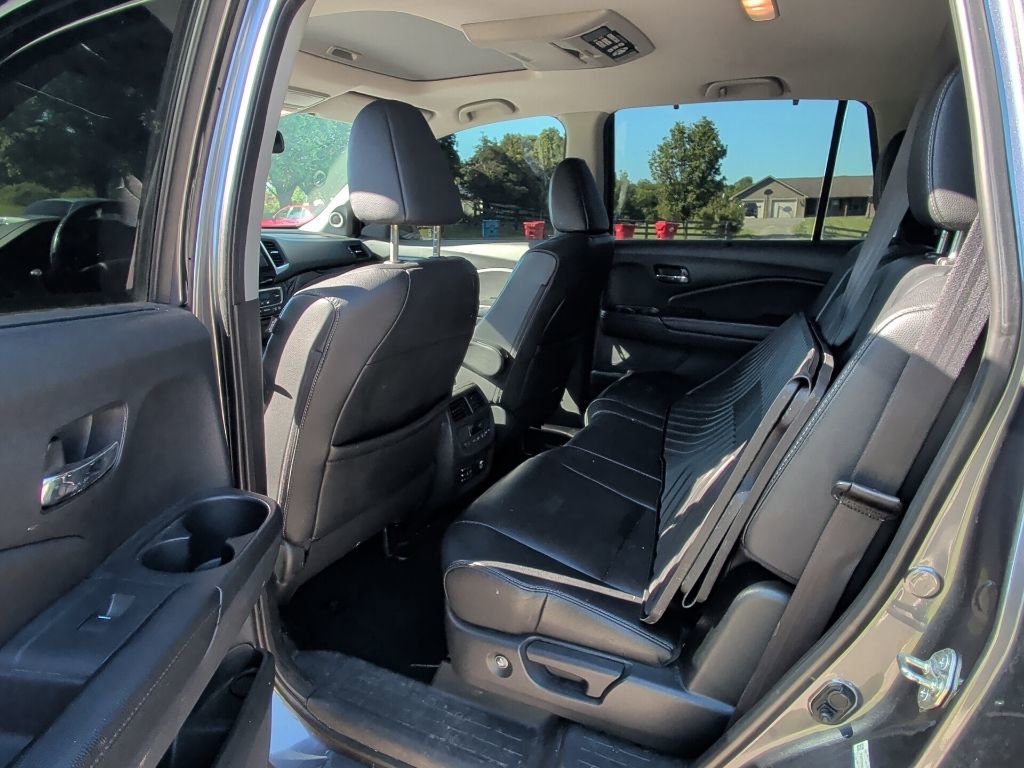 Used 2016 Honda Pilot Touring image 10