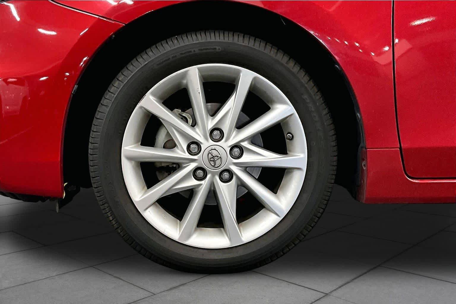 Used 2012 Toyota Prius V Five FWD image 10