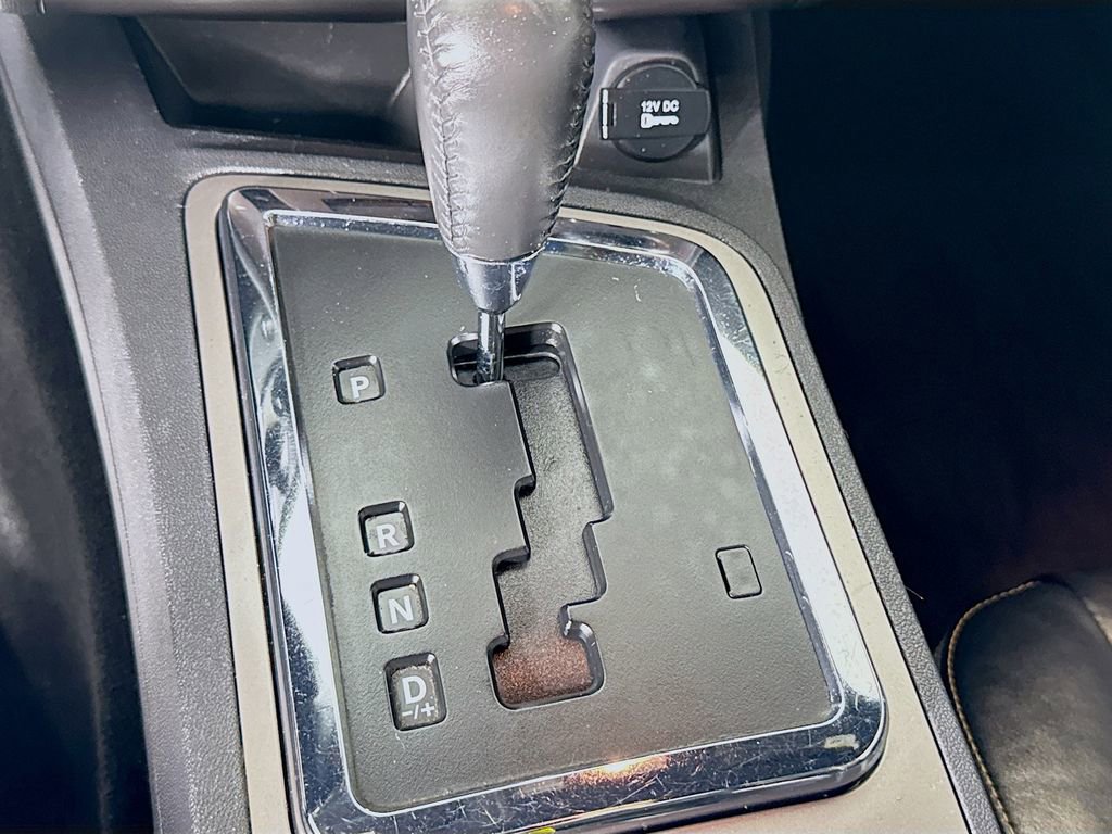 Used 2014 Dodge Challenger SXT RWD image 19