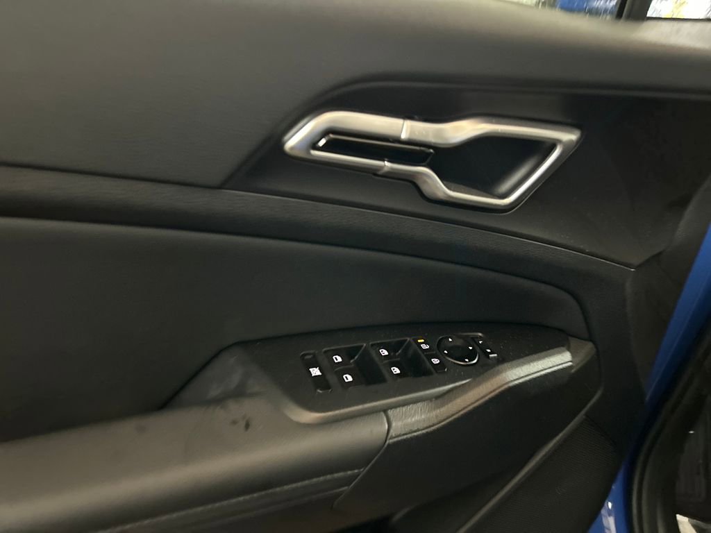 New 2026 Kia Sportage EX w/ EX Panorama Roof Package image 29