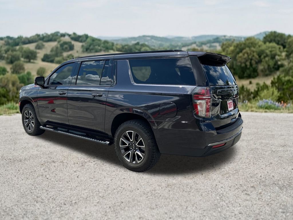 Used 2022 Chevrolet Suburban Z71 w/ Luxury Package AWD/4WD image 8