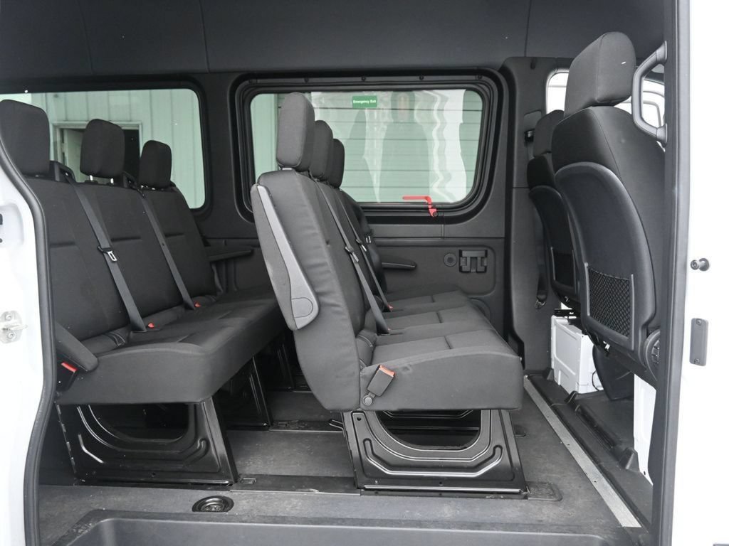 Used 2024 Mercedes-Benz Sprinter 2500 image 14
