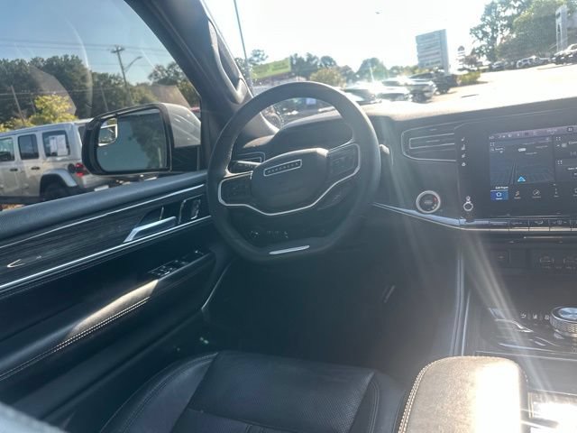 Used 2022 Jeep Wagoneer Series III w/ Premium Group I AWD/4WD image 17