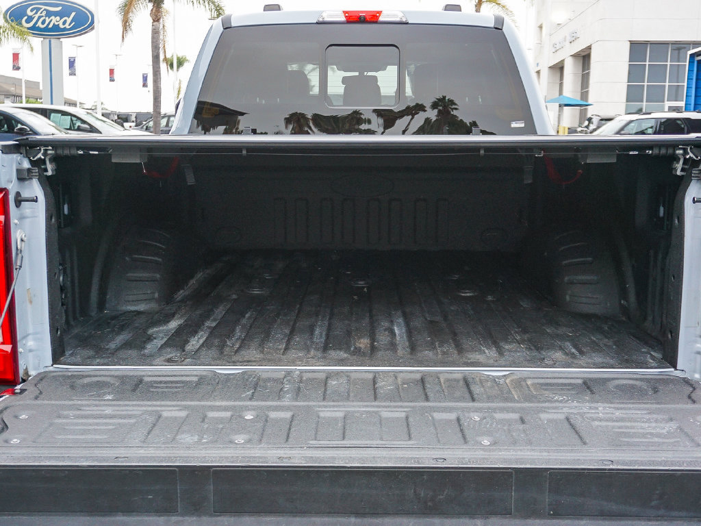 Used 2024 Ford F350 Lariat w/ Black Appearance Package AWD/4WD image 25