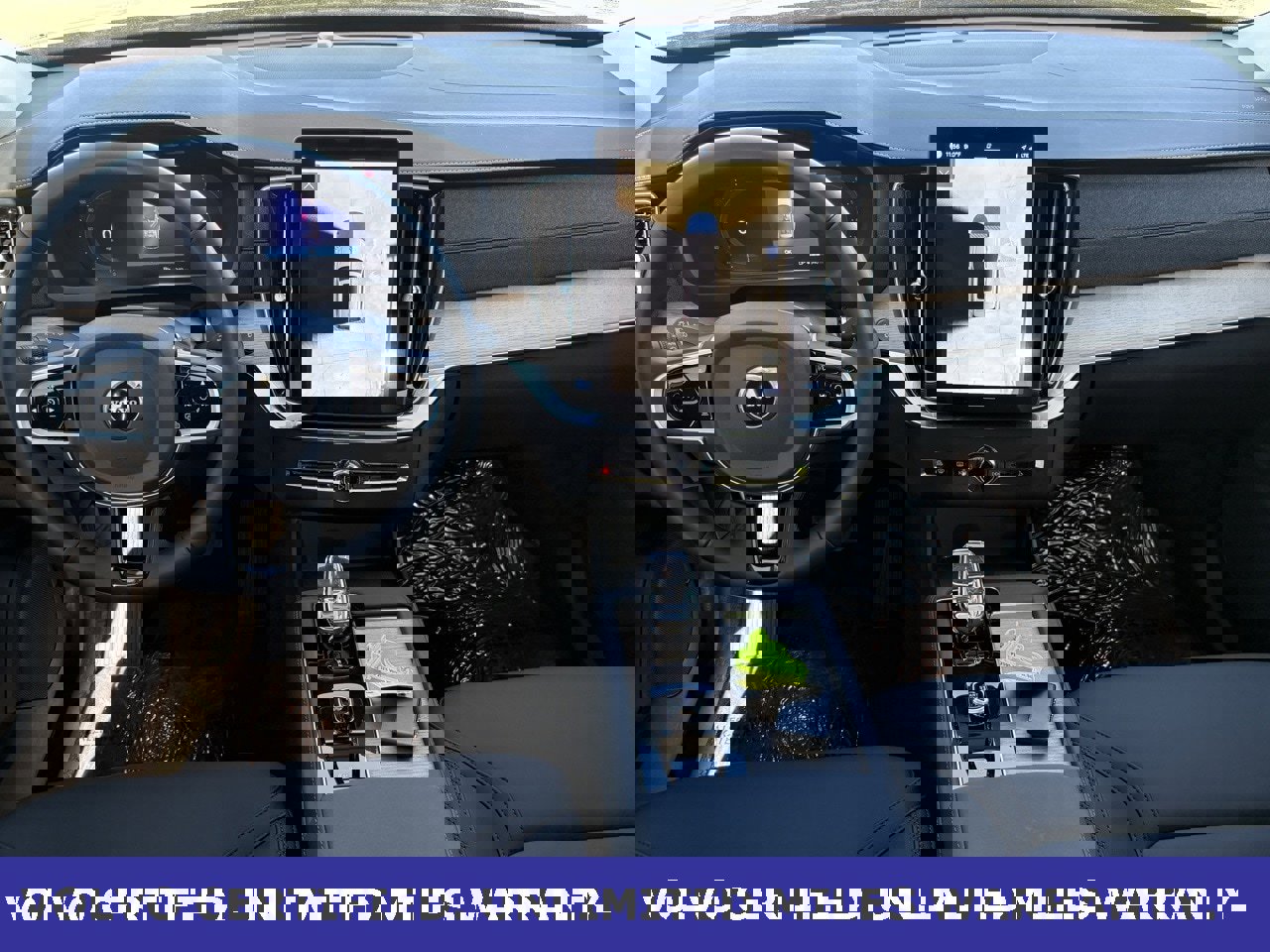 Certified 2025 Volvo XC90 B6 Plus image 13