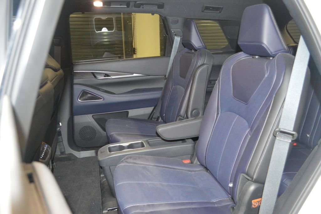 Certified 2026 INFINITI QX60 Sport w/ Dark Cargo Package image 37