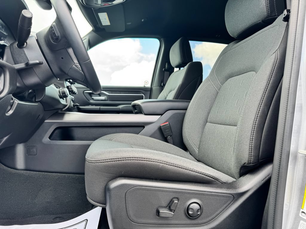Used 2023 RAM 1500 Big Horn AWD/4WD image 16
