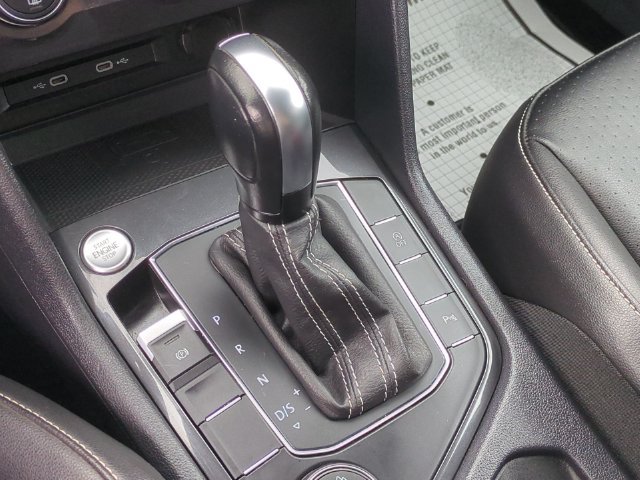 Used 2021 Volkswagen Tiguan SE AWD/4WD image 38