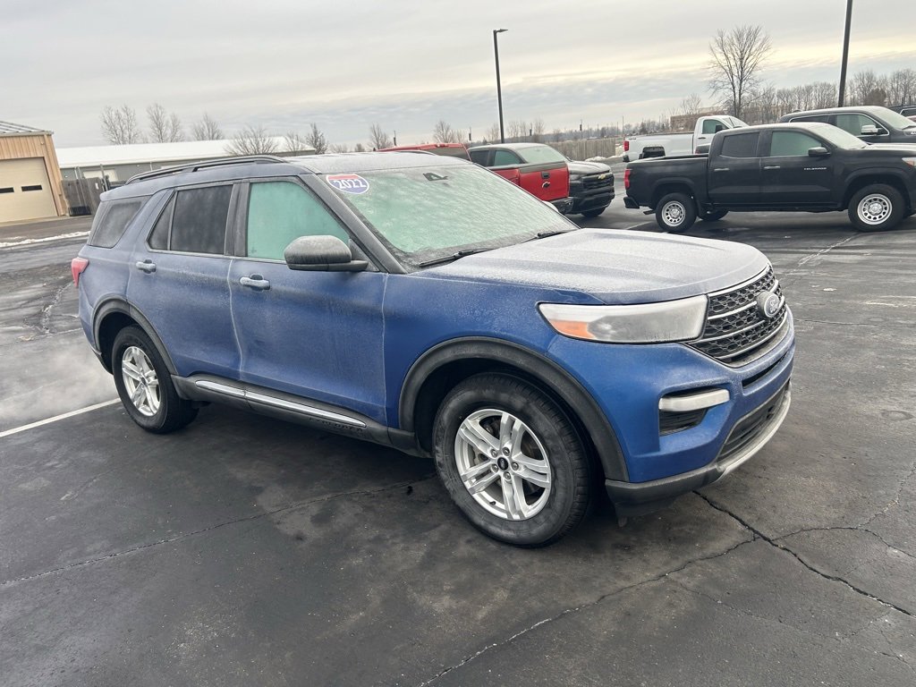 Used 2022 Ford Explorer XLT w/ Equipment Group 202A image 9