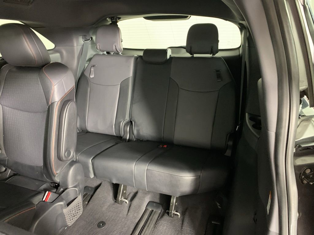 Used 2022 Toyota Sienna XSE image 33