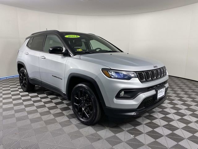 Used 2024 Jeep Compass Latitude w/ Sun and Sound Group