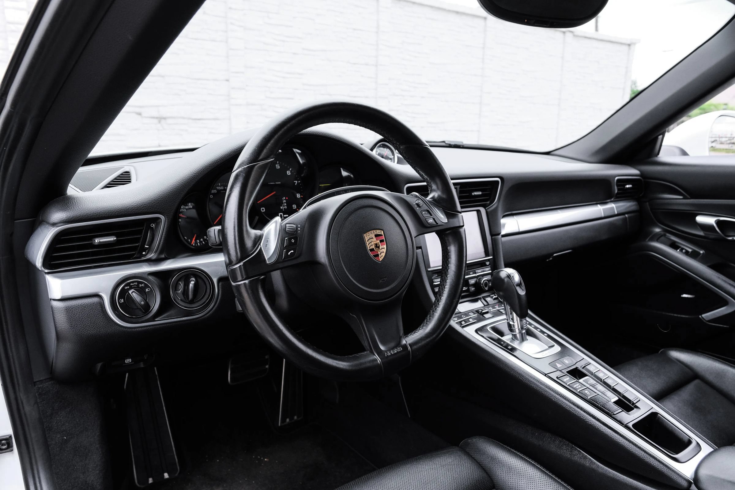 Used 2013 Porsche 911 Carrera 4 AWD/4WD image 3