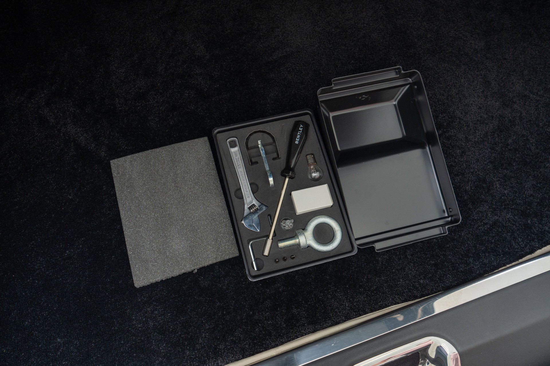 Used 2009 Bentley Azure RWD image 43