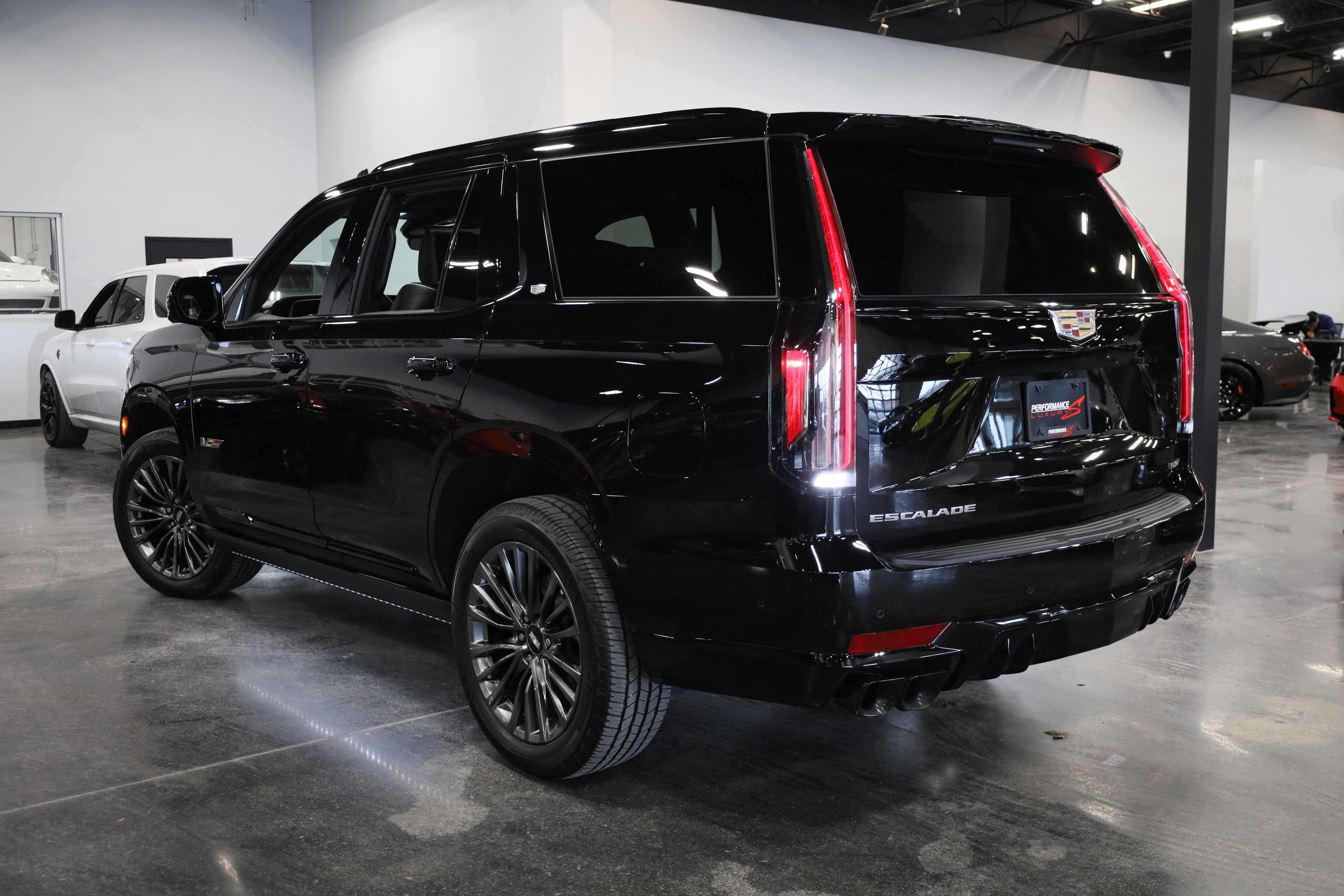 Used 2023 Cadillac Escalade V image 4