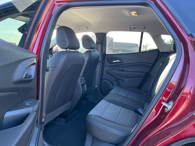 Used 2025 Chevrolet Trax LT w/ LT Convenience Package FWD image 13
