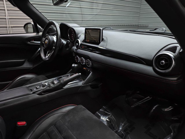 Used 2020 FIAT 124 Spider Abarth w/ Convenience Group RWD image 13