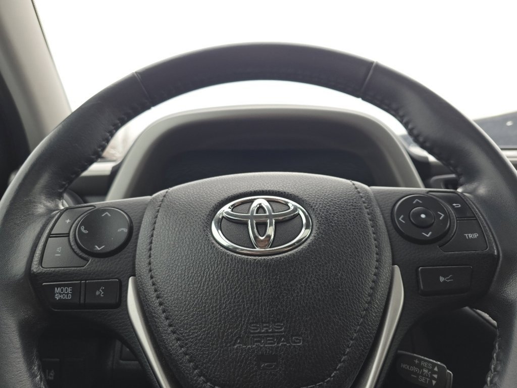 Used 2018 Toyota RAV4 Limited image 23