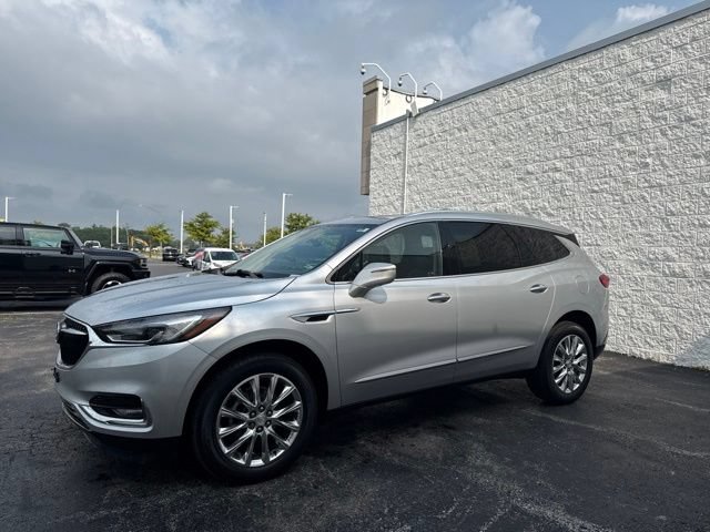 Used 2021 Buick Enclave Essence w/ Sound and Sites Package AWD/4WD image 3