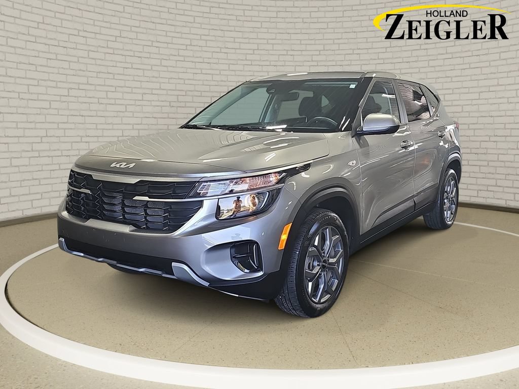 Used 2024 Kia Seltos LX AWD/4WD image 1