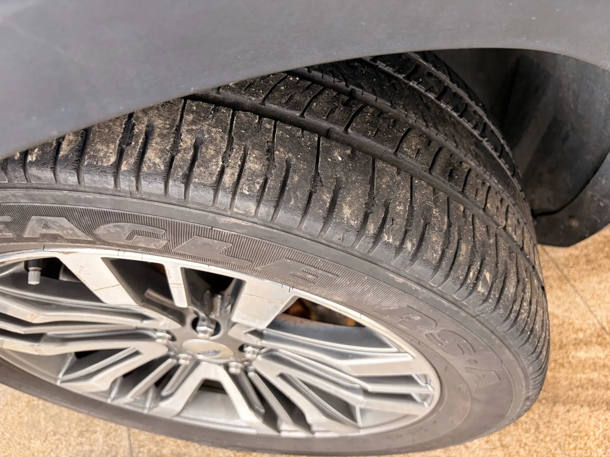 Used 2017 Ford Explorer Platinum image 37