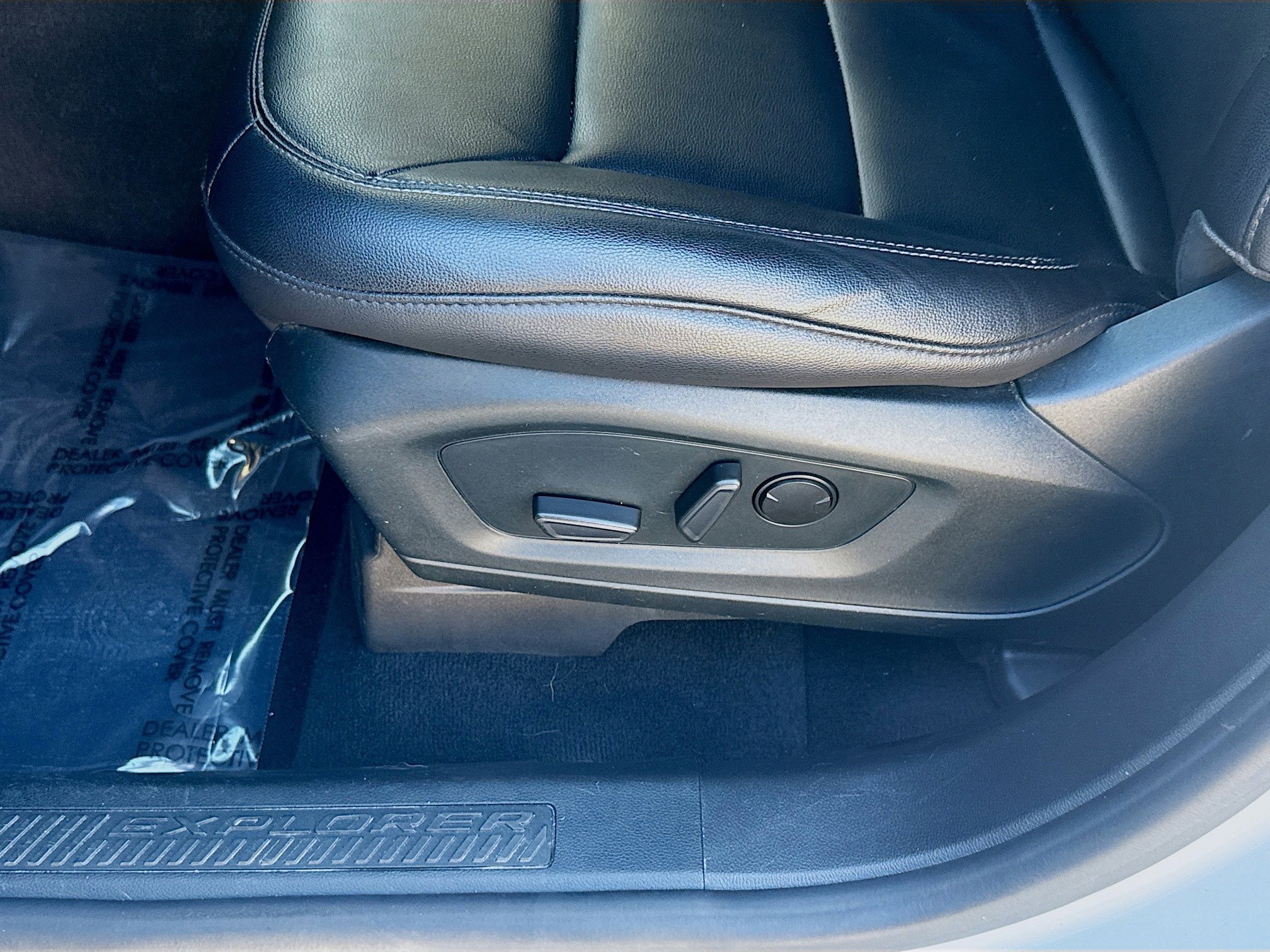 Used 2021 Ford Explorer XLT w/ Equipment Group 202A image 17