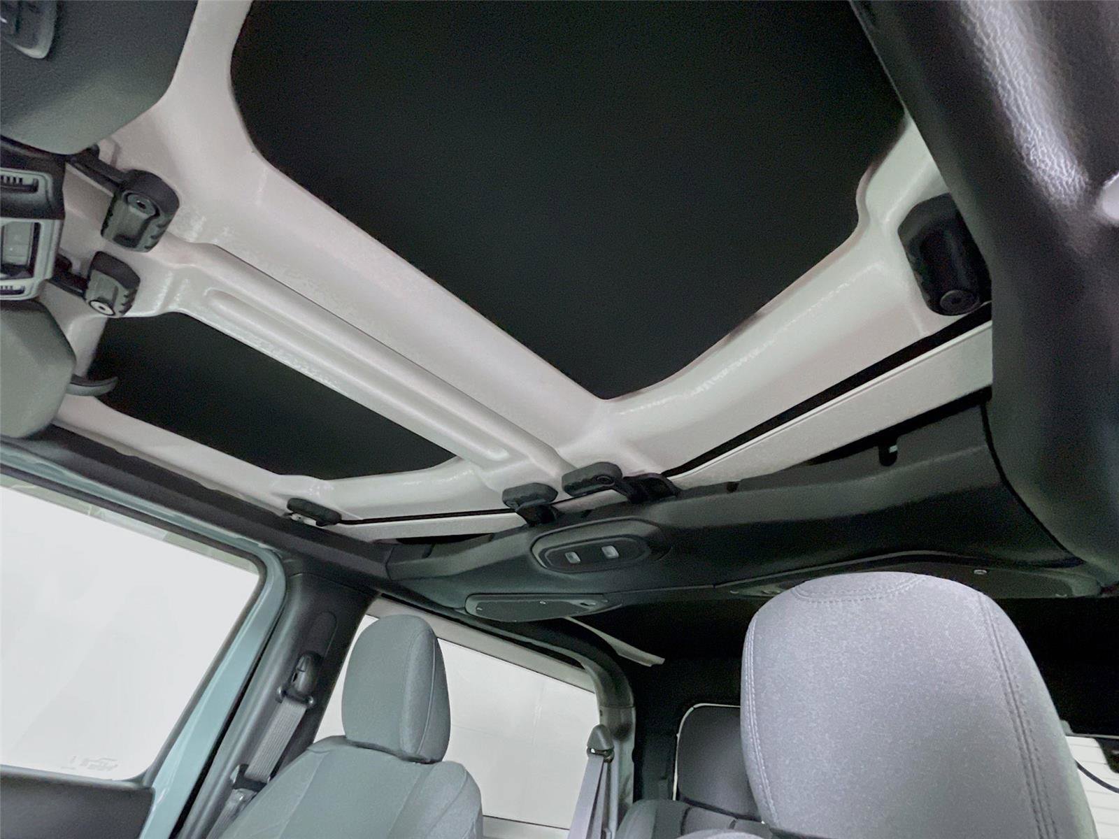 Used 2024 Jeep Wrangler Sport S image 12