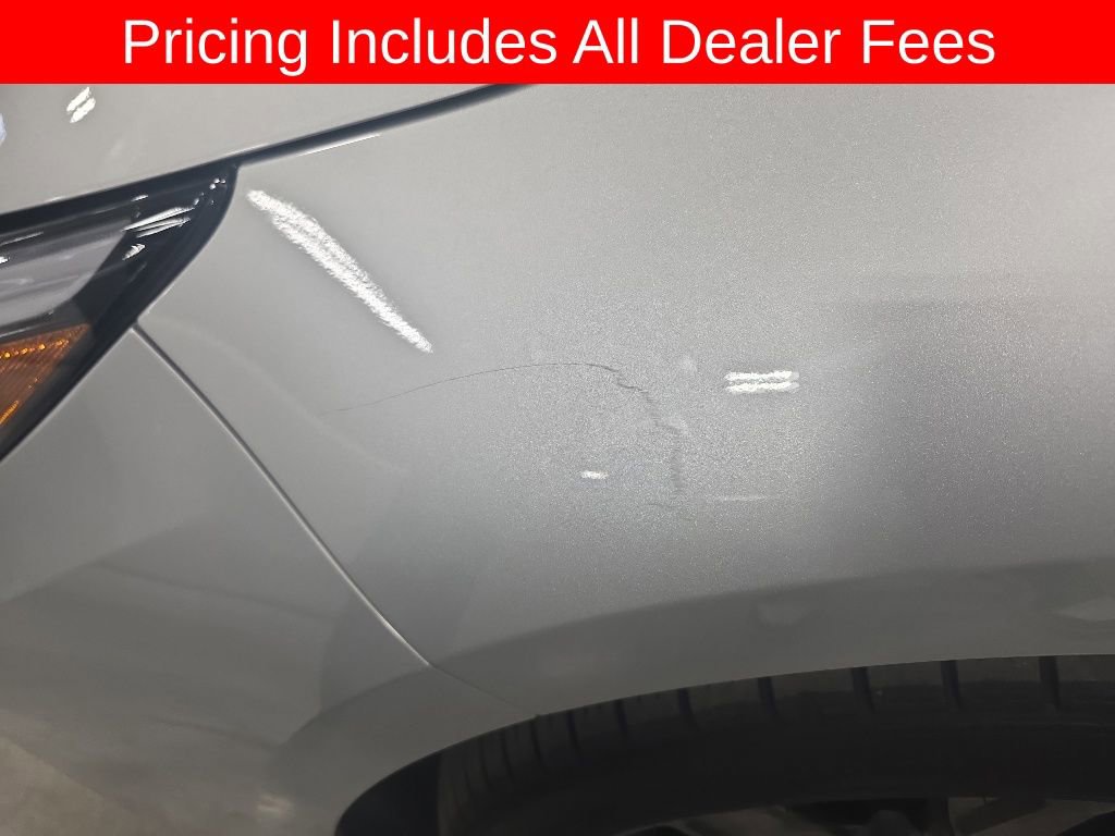 Used 2025 Toyota Corolla SE FWD image 3