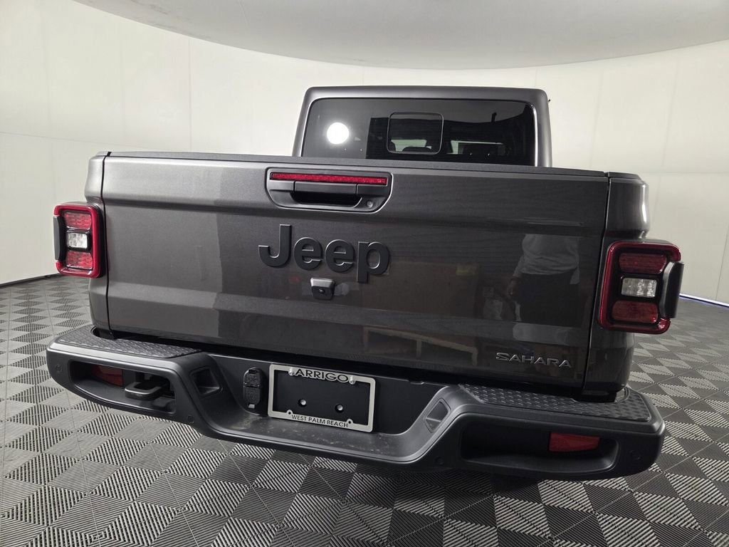 New 2026 Jeep Gladiator Sport AWD/4WD image 5