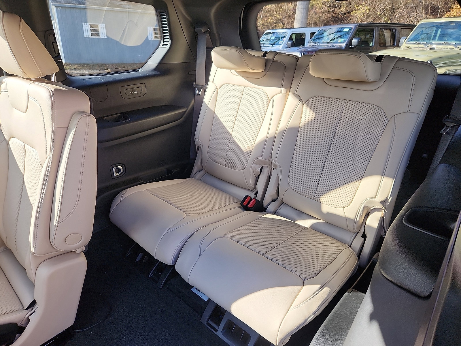 New 2025 Jeep Grand Cherokee L Limited w/ Luxury Tech Group II image 8