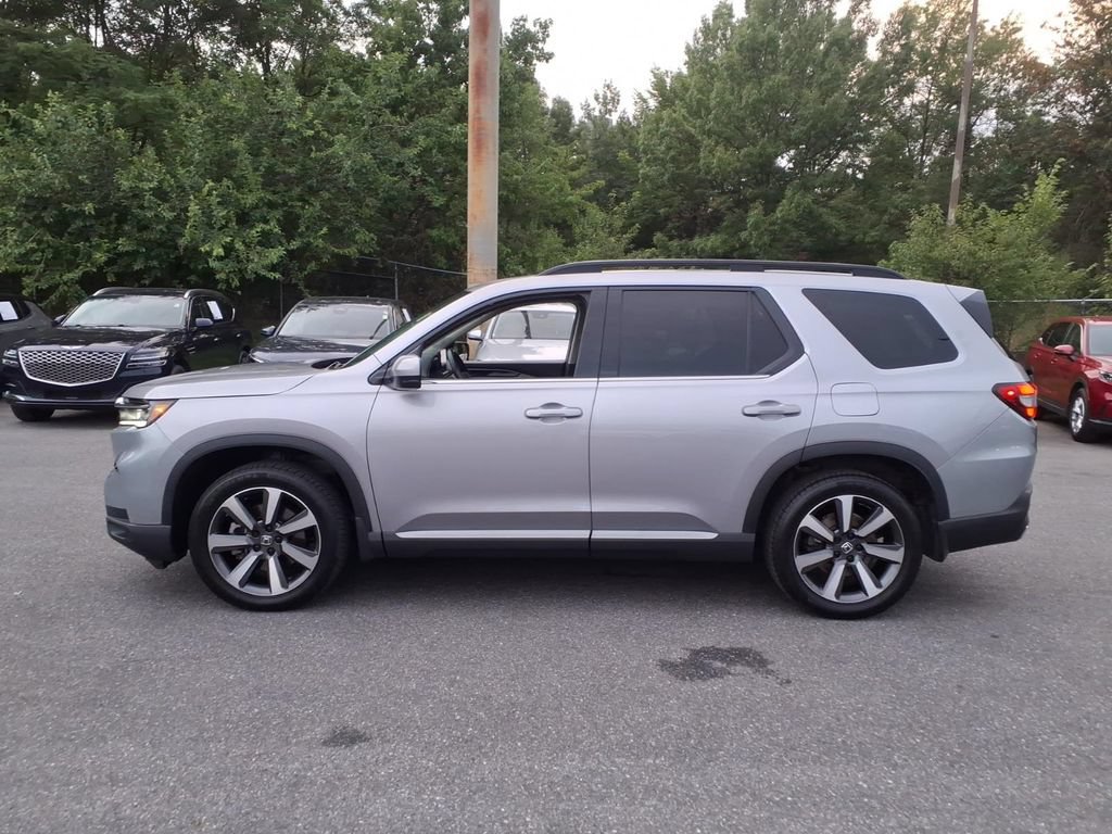 Used 2024 Honda Pilot Touring image 6