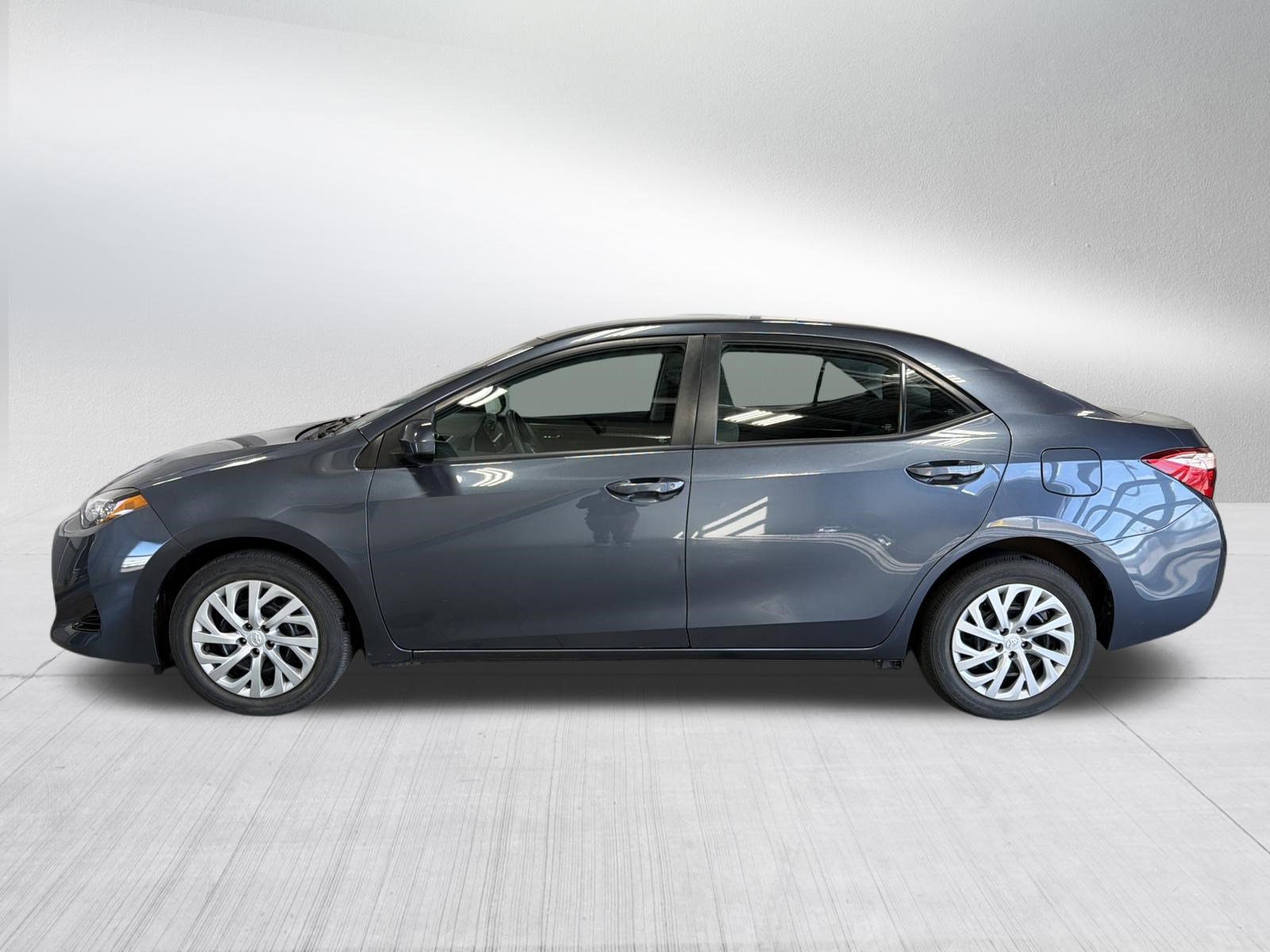 Used 2017 Toyota Corolla LE w/ Carpet Mat Package (TMS) FWD image 4