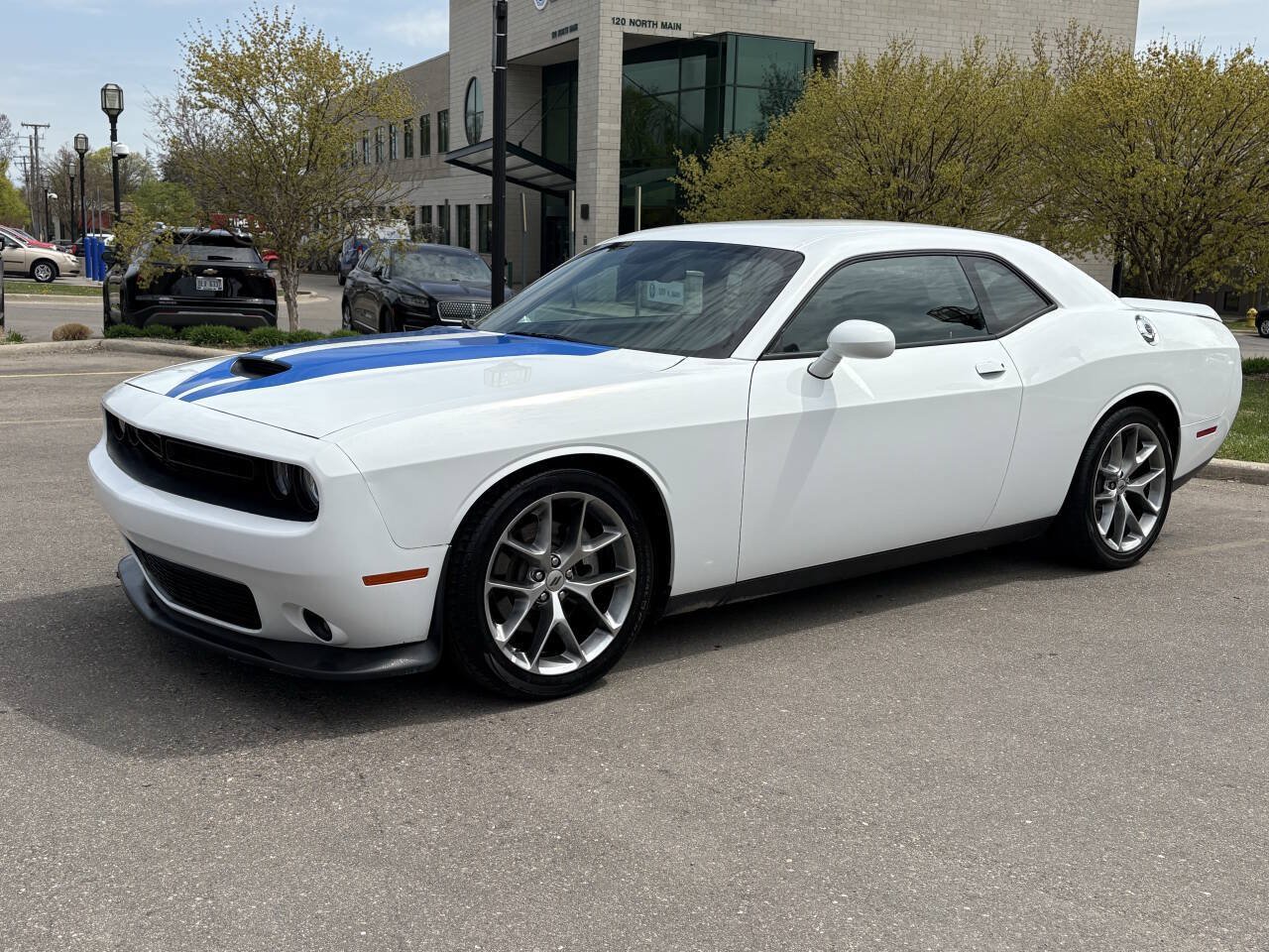 Used 2022 Dodge Challenger GT RWD image 2