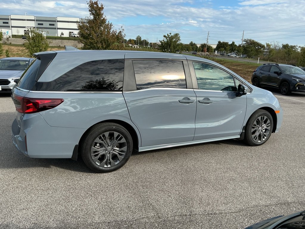 Certified 2026 Honda Odyssey Touring image 14