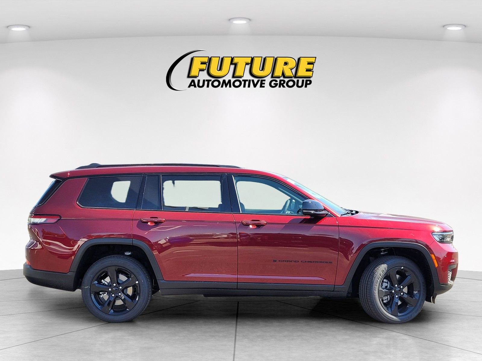 New 2025 Jeep Grand Cherokee L Laredo image 2