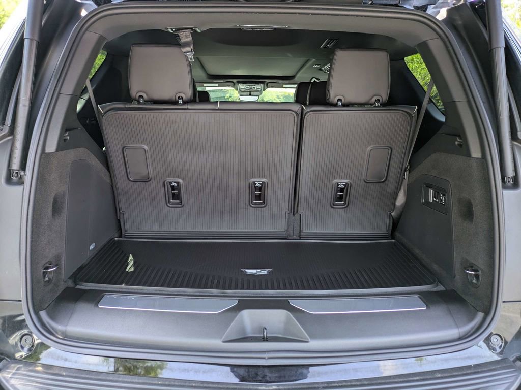 Certified 2026 Cadillac Escalade Sport w/ LPO, ONYX Package AWD/4WD image 15