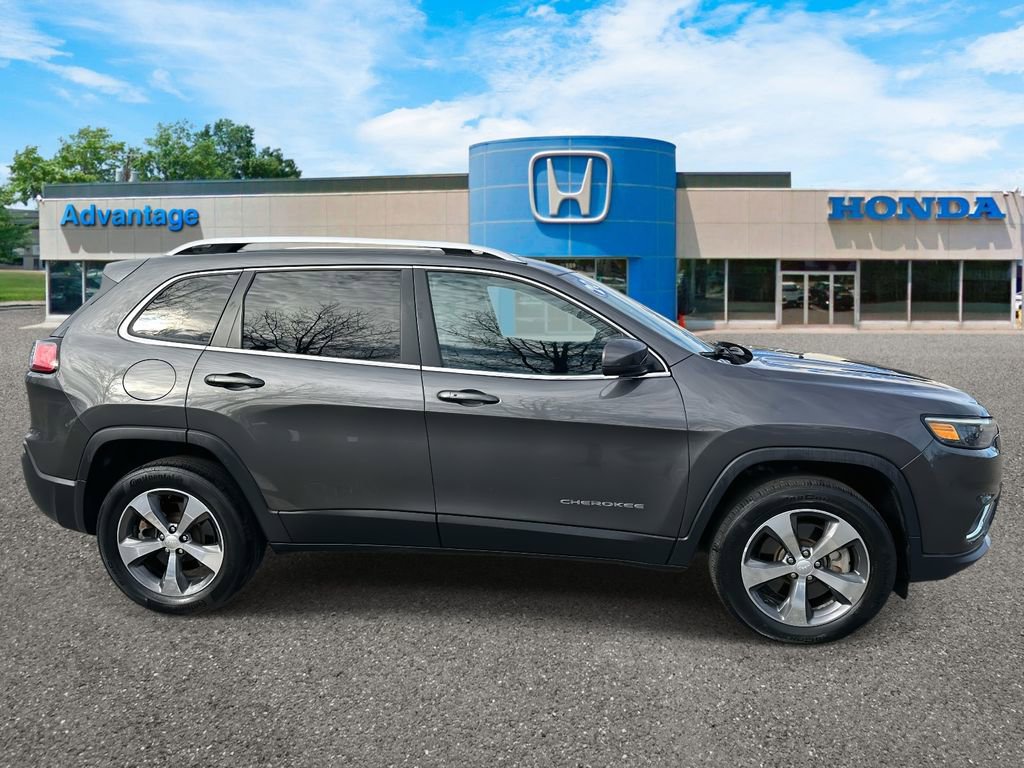 Used 2020 Jeep Cherokee Limited image 3