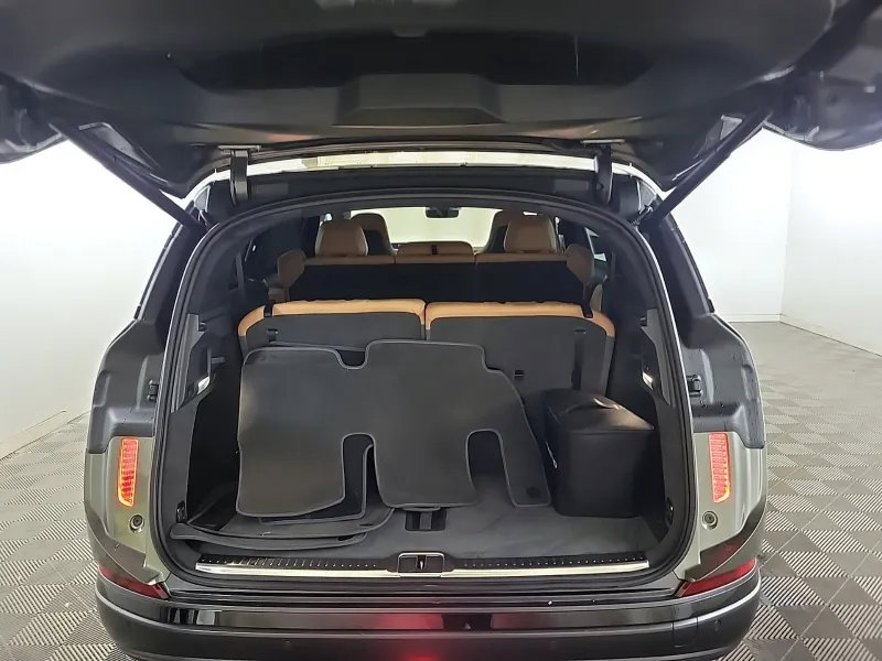 Used 2026 Lucid Gravity Grand Touring image 5