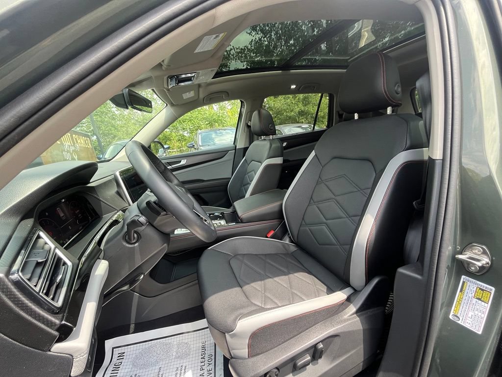 Used 2026 Volkswagen Atlas Peak Edition AWD/4WD image 11