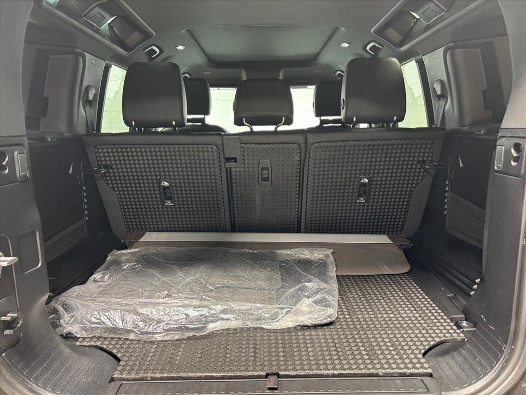 Used 2023 Land Rover Defender 110 SE image 39