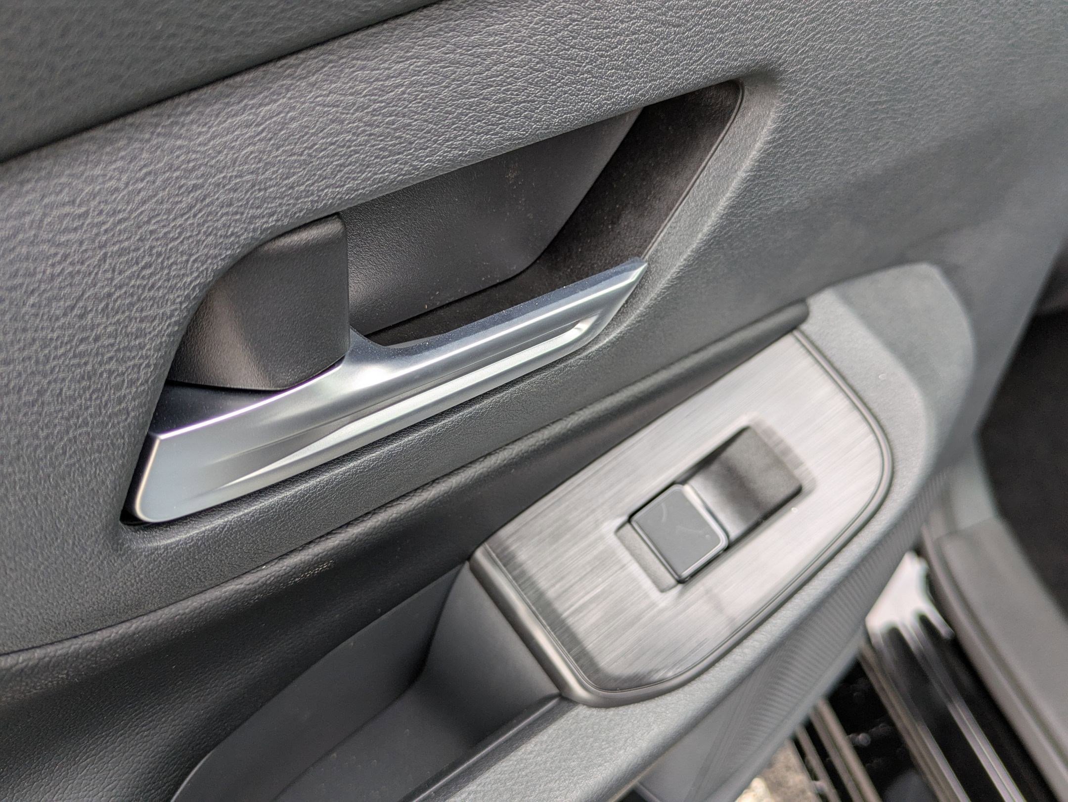 New 2026 Nissan Sentra SR w/ SR Premium Package FWD image 23