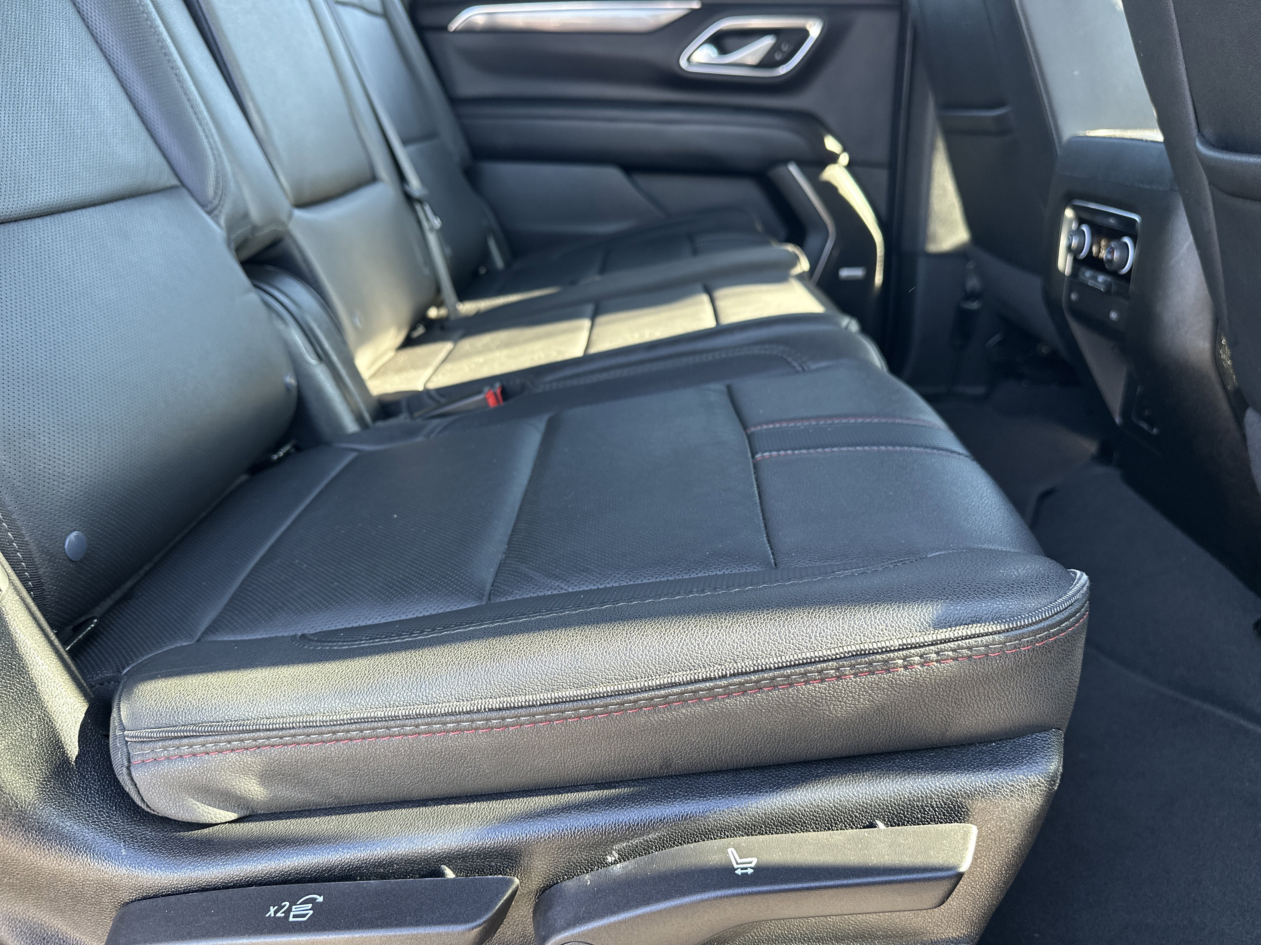 Certified 2024 Chevrolet Suburban RST image 16