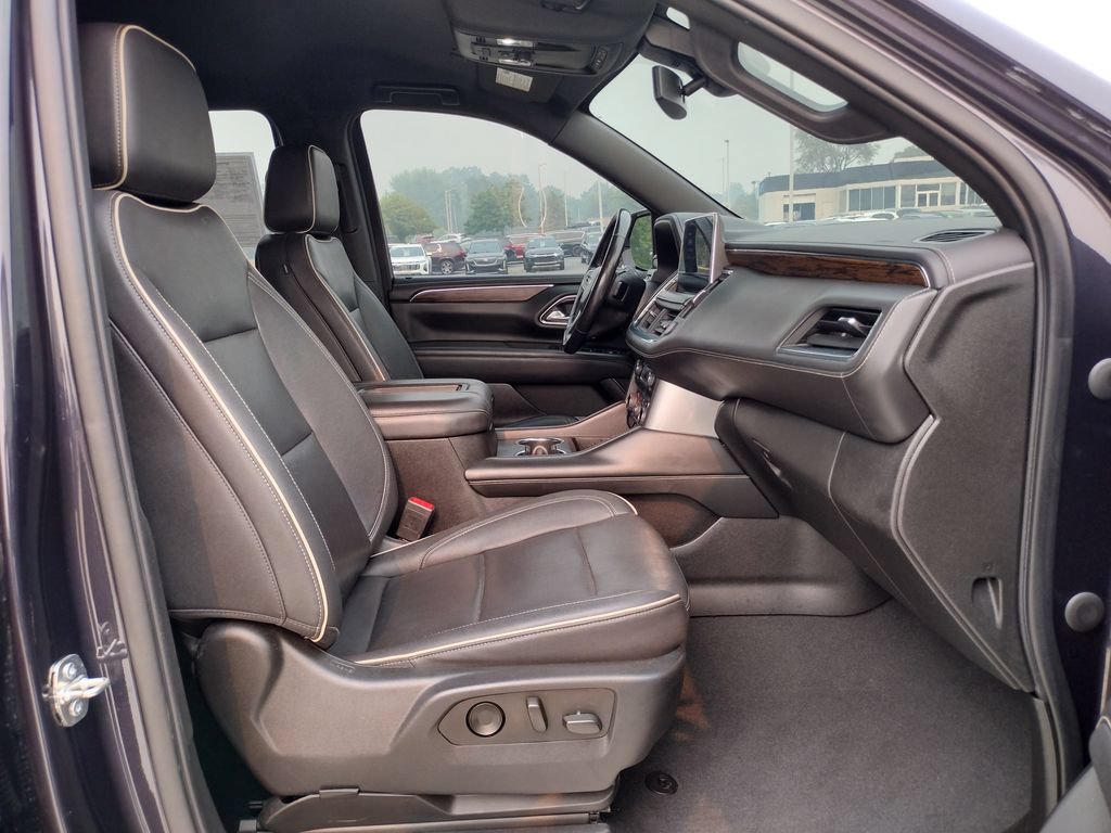 Used 2022 Chevrolet Suburban Premier AWD/4WD image 13