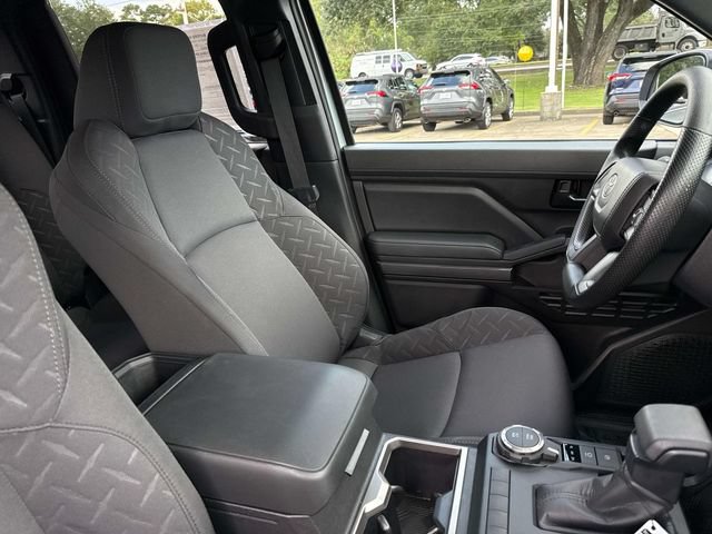 Used 2026 Toyota Tacoma SR5 AWD/4WD image 11