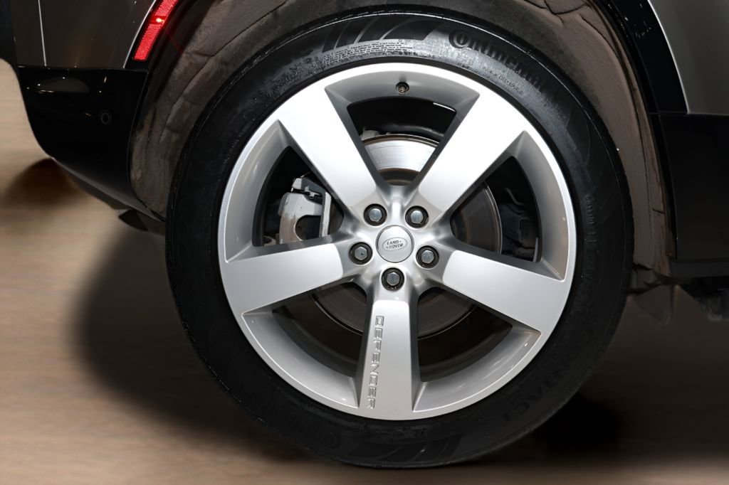 Used 2023 Land Rover Defender 110 X-Dynamic SE image 46